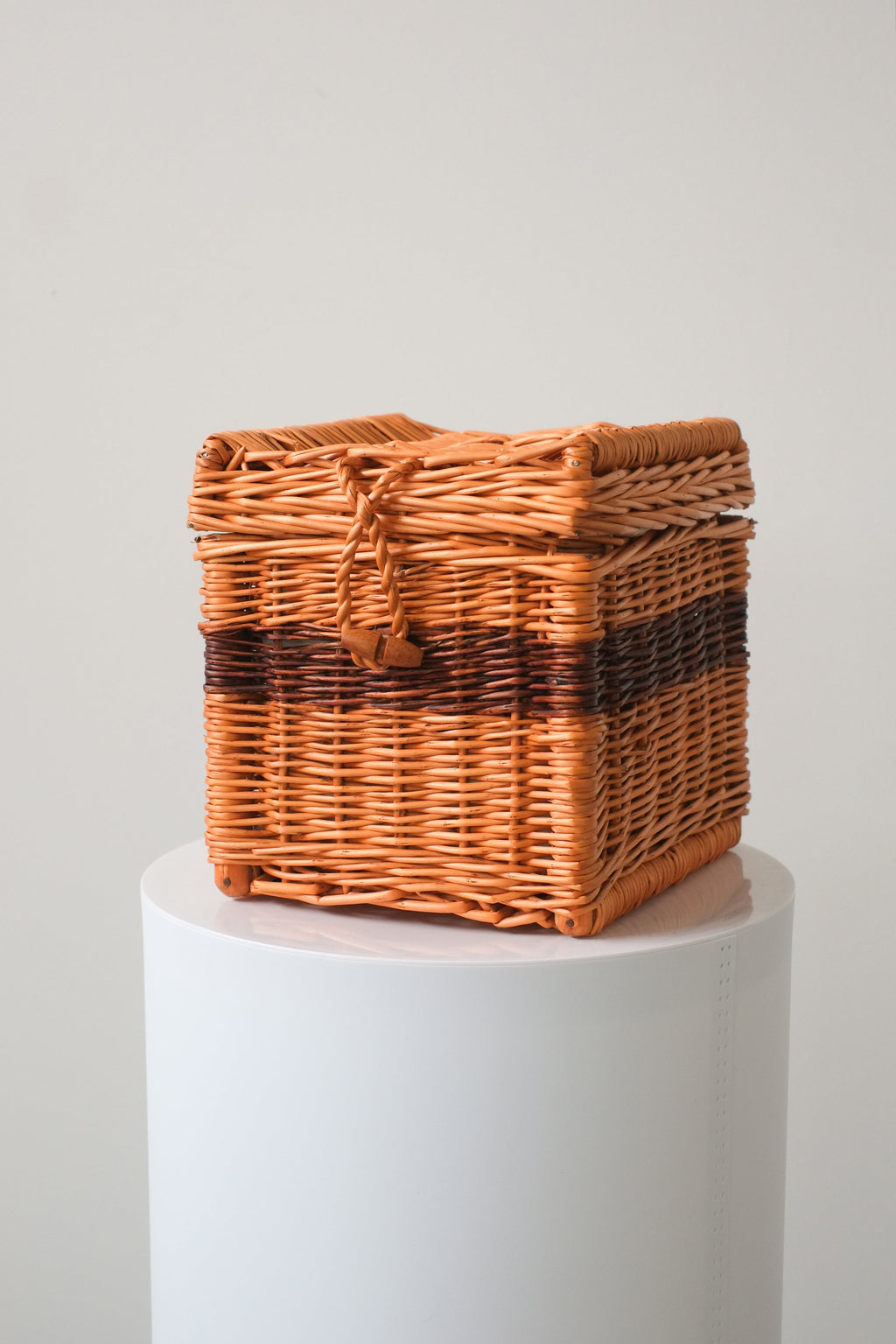 Willow Urn