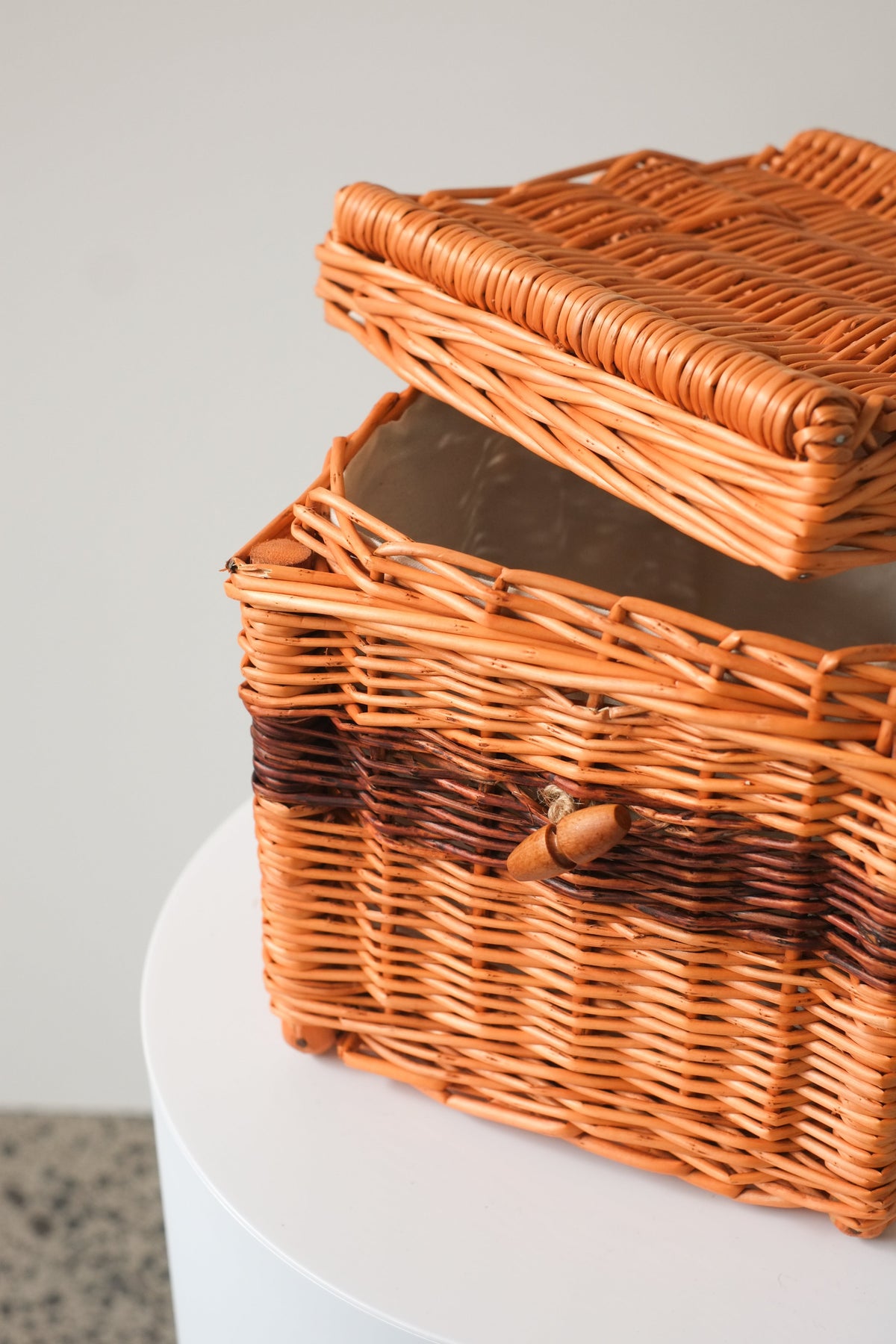 Willow Urn